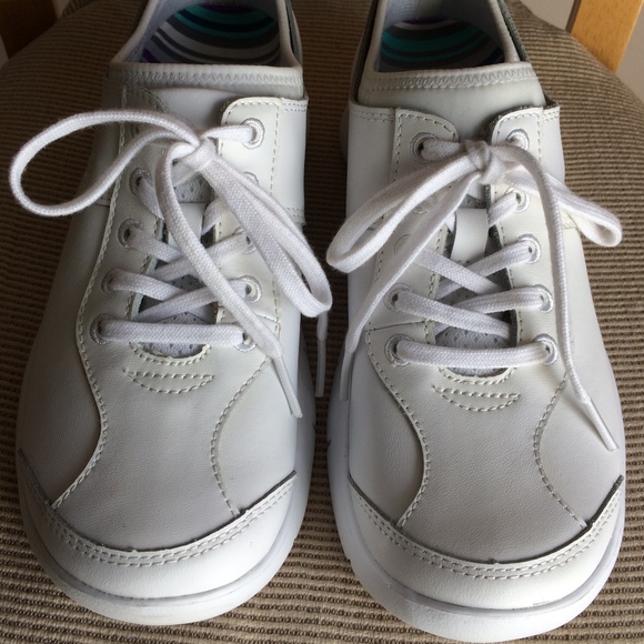 dansko white tennis shoes